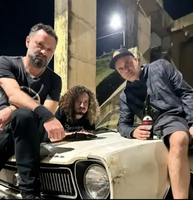 Foto promocional da banda Lokos D' Bira